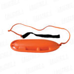 Torpedo de rescate relleno de PU, rojo, 150N, c/correa de nylon y cuerda naranja, dim. 68x24,5,14cm